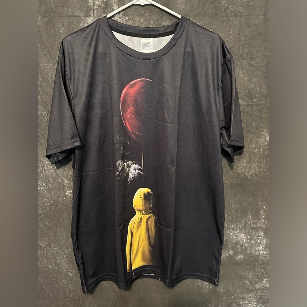 New men’s Halloween horror It Clown shirt size XL